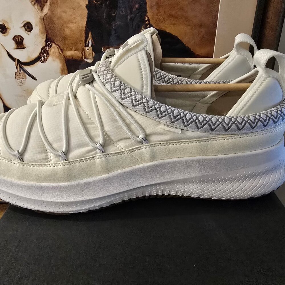 UGG ALL GENDER WHITE CA78 TASMAN SLIPPER SNEAKERS MEN US 12 WHITE NEW